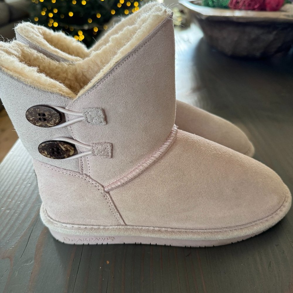 Girl's pink size 5 fleece Bearpaw Boots